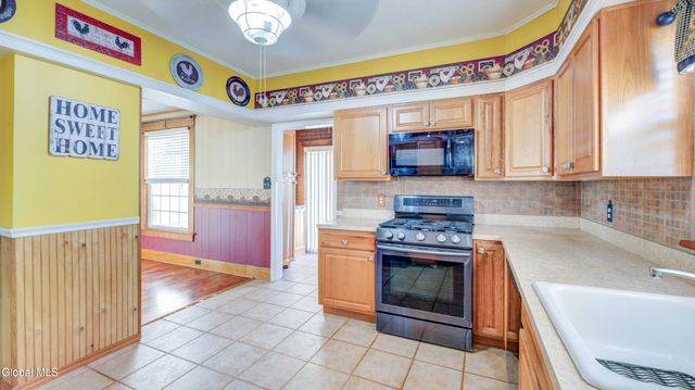 19 Rockton Street, Amsterdam, NY 12010