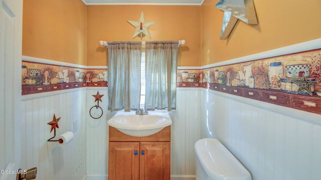 19 Rockton Street, Amsterdam, NY 12010