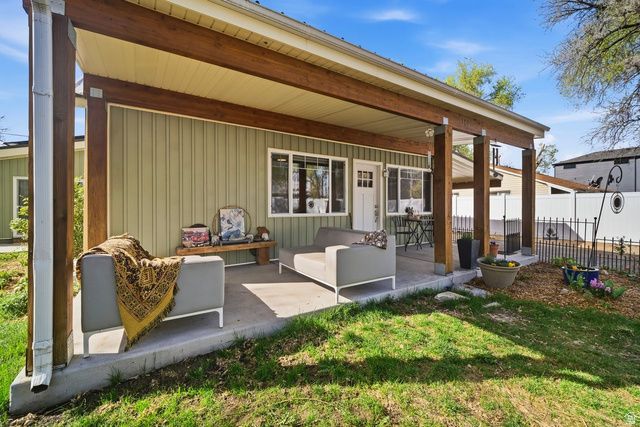 360 E SANDY PARK CIR, Midvale, UT 84047