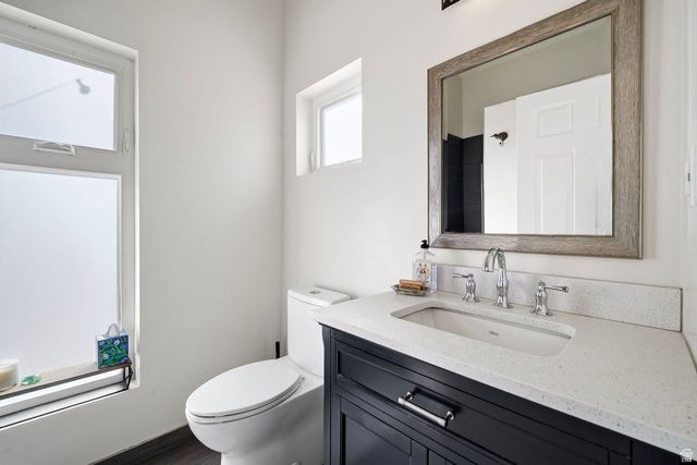 360 E SANDY PARK CIR, Midvale, UT 84047