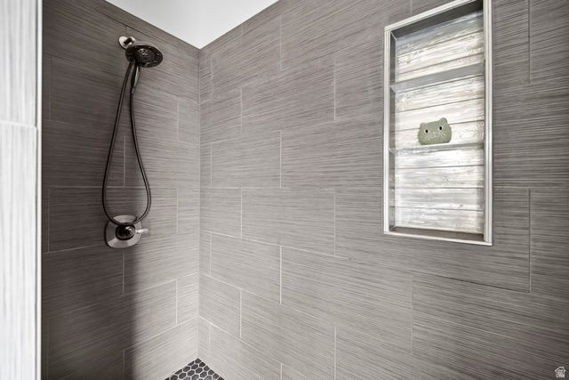 360 E SANDY PARK CIR, Midvale, UT 84047