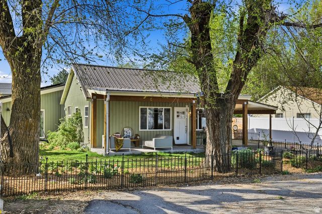 360 E SANDY PARK CIR, Midvale, UT 84047