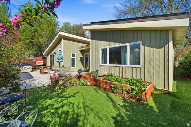 360 E SANDY PARK CIR, Midvale, UT 84047