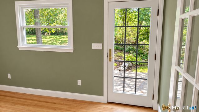 5 Hill Street, Branford, CT 06405