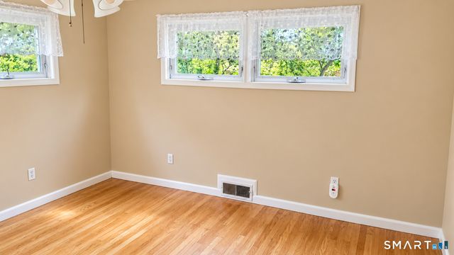 5 Hill Street, Branford, CT 06405