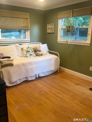 5 Hill Street, Branford, CT 06405