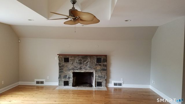 5 Hill Street, Branford, CT 06405