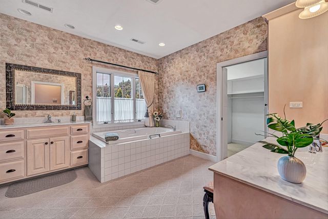 375 Chestnut Creek DR, Hardy, VA 24101