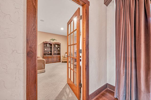 375 Chestnut Creek DR, Hardy, VA 24101