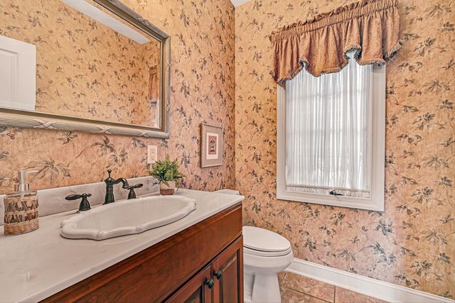 375 Chestnut Creek DR, Hardy, VA 24101