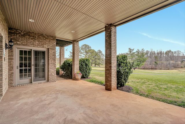 375 Chestnut Creek DR, Hardy, VA 24101