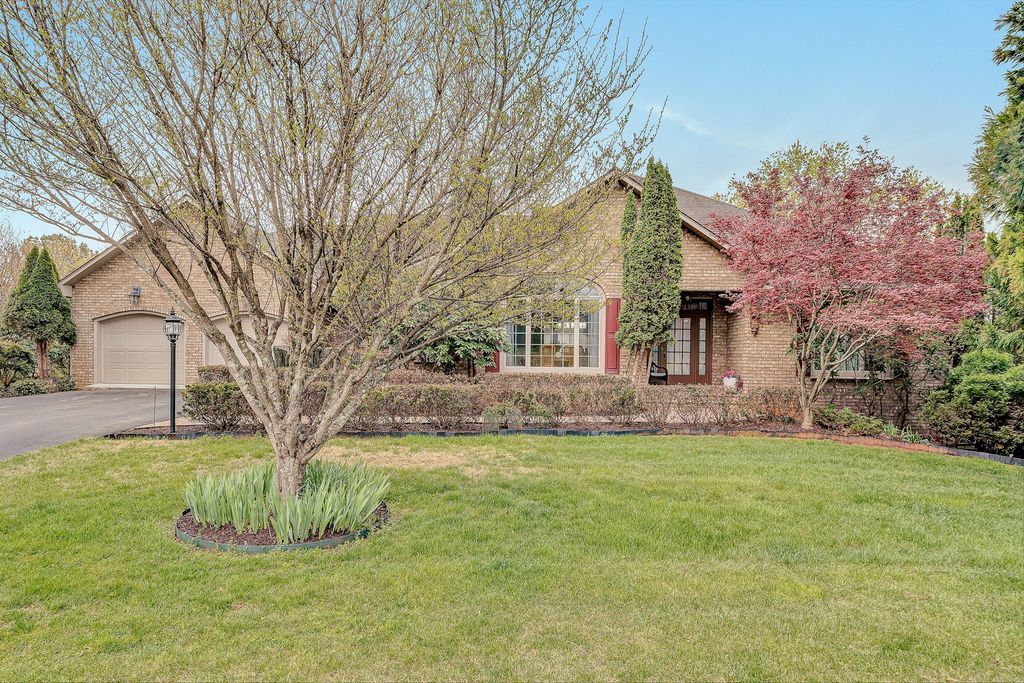 375 Chestnut Creek DR, Hardy, VA 24101