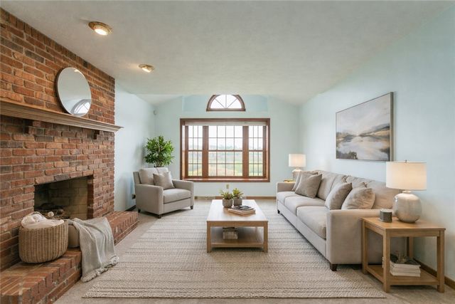 128 Moffett Run Road, Center Twp, PA 15001