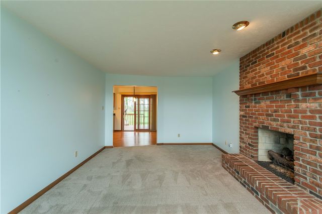 128 Moffett Run Road, Center Twp, PA 15001