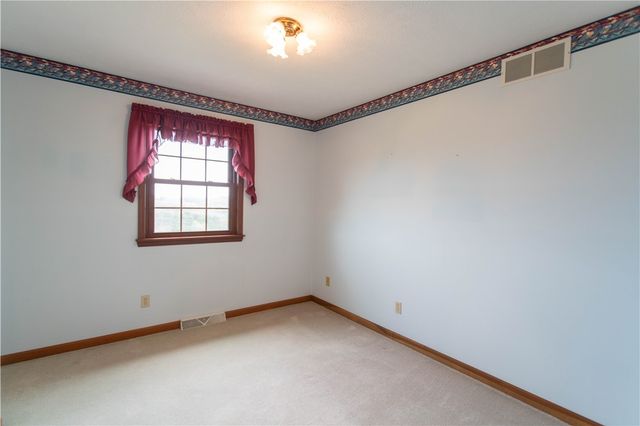128 Moffett Run Road, Center Twp, PA 15001