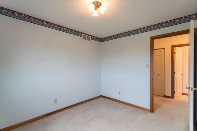 128 Moffett Run Road, Center Twp, PA 15001