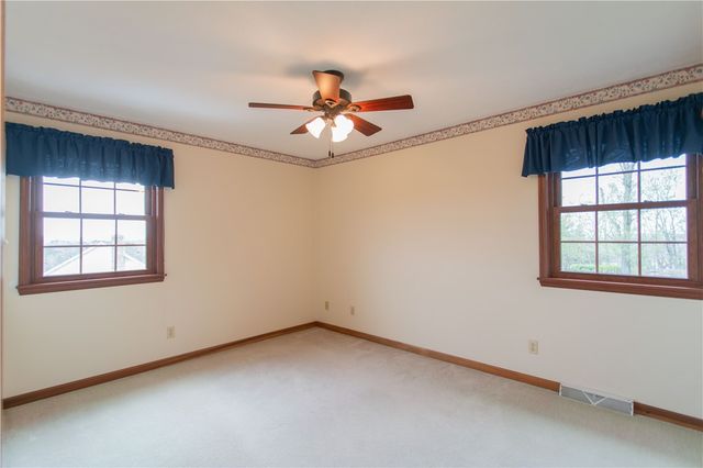 128 Moffett Run Road, Center Twp, PA 15001