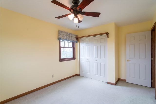 128 Moffett Run Road, Center Twp, PA 15001