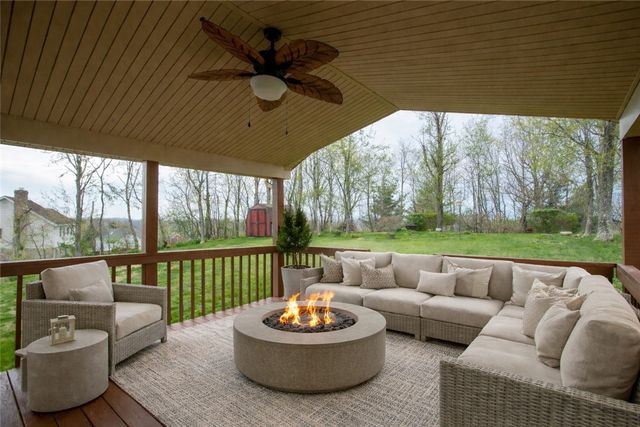 128 Moffett Run Road, Center Twp, PA 15001