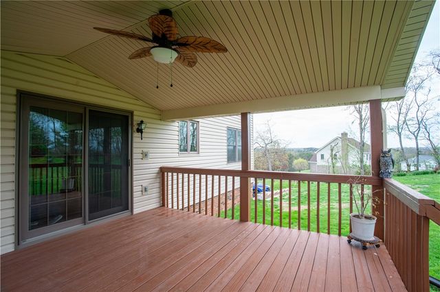 128 Moffett Run Road, Center Twp, PA 15001