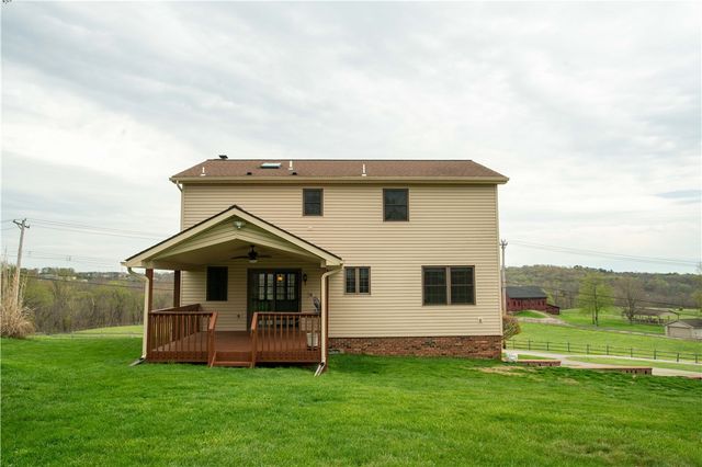 128 Moffett Run Road, Center Twp, PA 15001