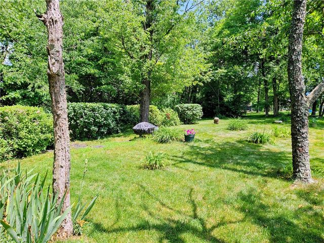 128 Moffett Run Road, Center Twp, PA 15001