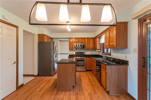 128 Moffett Run Road, Center Twp, PA 15001