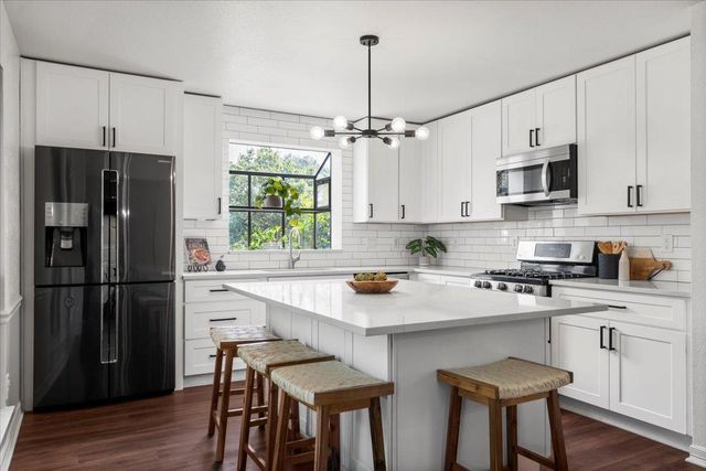 5104 Trail West DR, Austin, TX 78735
