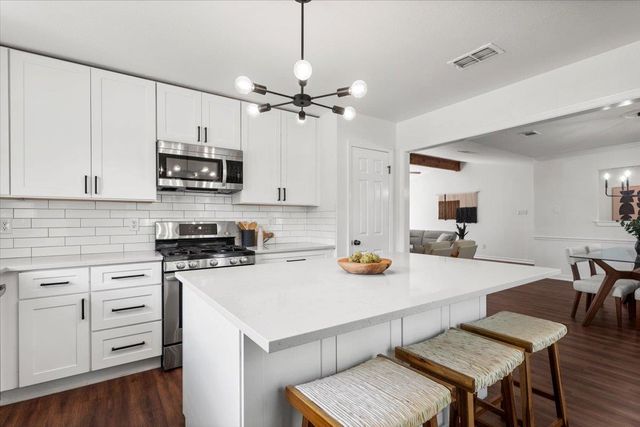 5104 Trail West DR, Austin, TX 78735