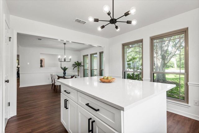 5104 Trail West DR, Austin, TX 78735