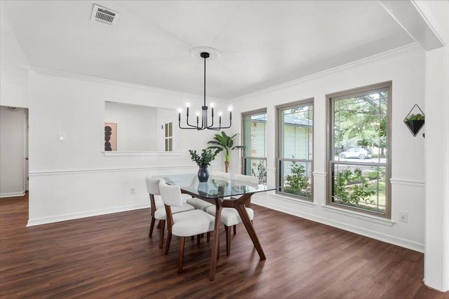 5104 Trail West DR, Austin, TX 78735