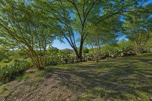 330 Juniper TRL, Kingsland, TX 78639