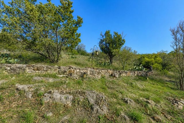 330 Juniper TRL, Kingsland, TX 78639