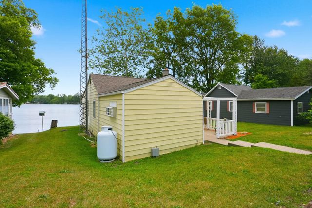 3190 S 390 W Golden Lake, Pleasant Lake, IN 46779