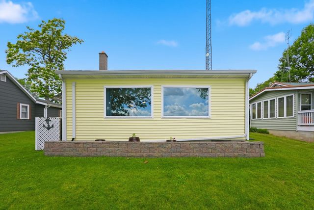 3190 S 390 W Golden Lake, Pleasant Lake, IN 46779