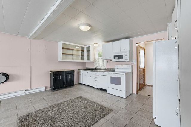 3190 S 390 W Golden Lake, Pleasant Lake, IN 46779