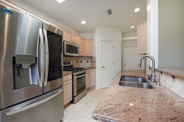 3923 Pineleaf Place NW, Albuquerque, NM 87114