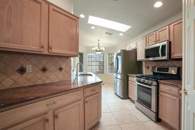 3923 Pineleaf Place NW, Albuquerque, NM 87114