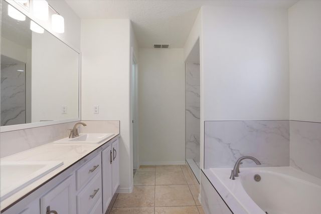 3923 Pineleaf Place NW, Albuquerque, NM 87114