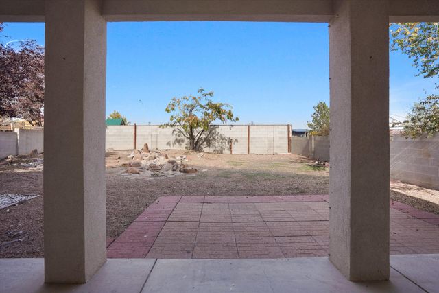 3923 Pineleaf Place NW, Albuquerque, NM 87114