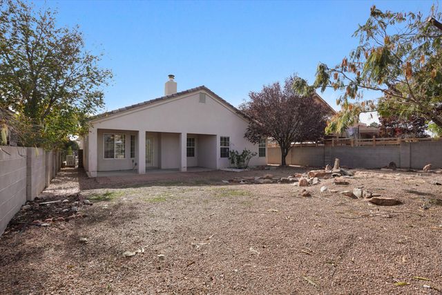 3923 Pineleaf Place NW, Albuquerque, NM 87114
