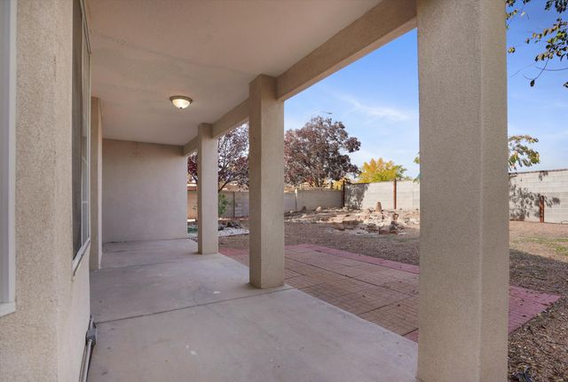 3923 Pineleaf Place NW, Albuquerque, NM 87114