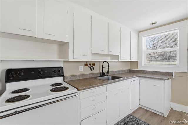 2335 Holmes Road, Ypsilanti, MI 48198