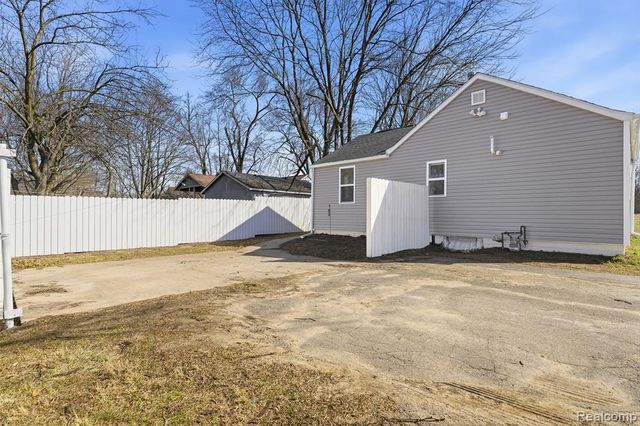 2335 Holmes Road, Ypsilanti, MI 48198