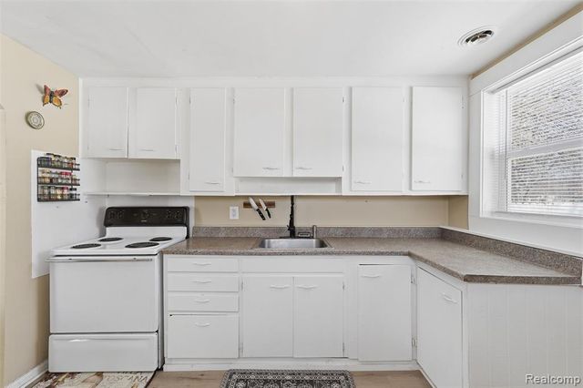 2335 Holmes Road, Ypsilanti, MI 48198