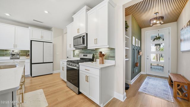 14150 BACKBARRIER Road, Jacksonville, FL 32224