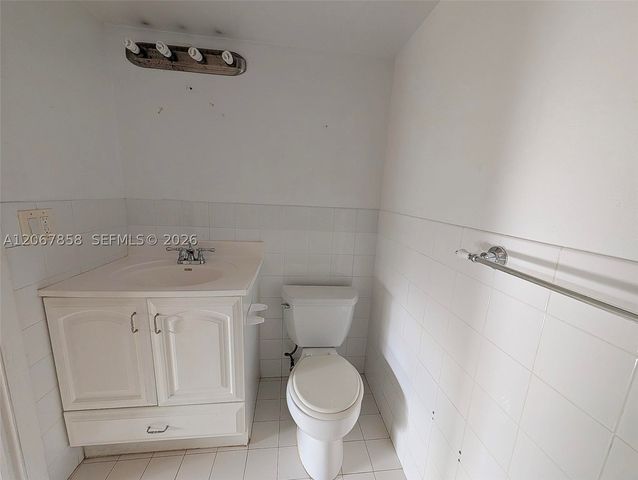 5664 Blueberry Ct 15, Lauderhill, FL 33313
