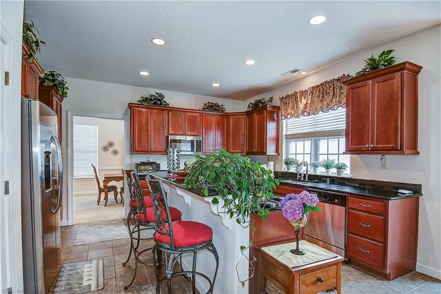 2001 Fieldstone LN, Suffolk, VA 23434