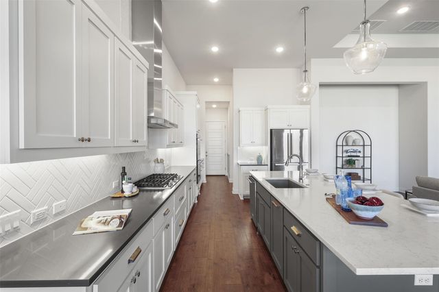 299 Peakside CIR, Dripping Springs, TX 78620