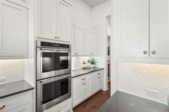 299 Peakside CIR, Dripping Springs, TX 78620